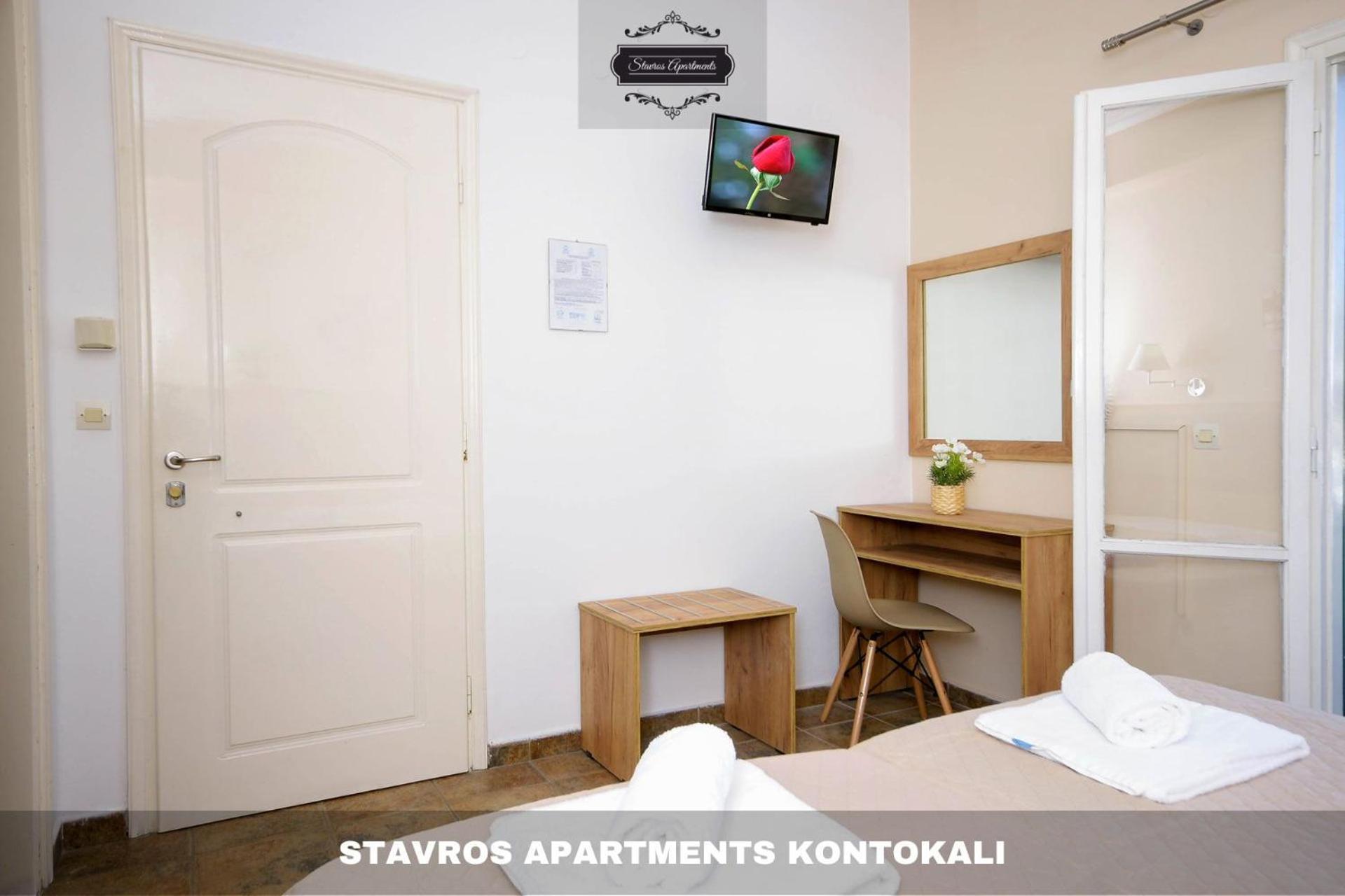 Stavros Apartments Kontokali Next To Gouvia Marina Bagian luar foto