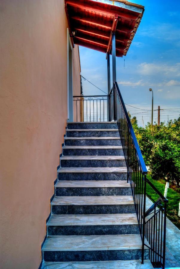 Stavros Apartments Kontokali Next To Gouvia Marina Bagian luar foto